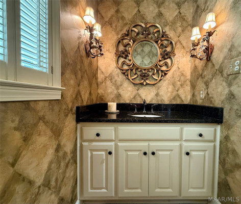 33 Creek Court