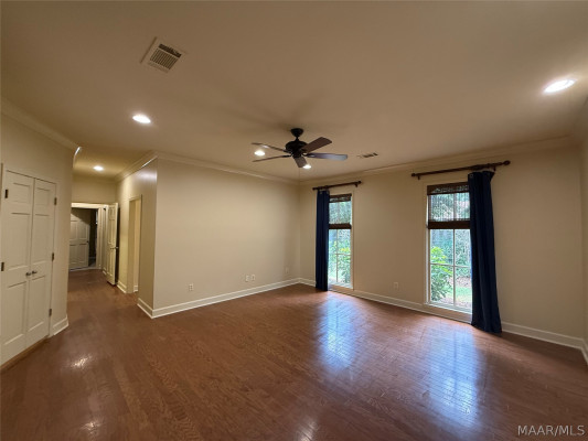 33 Creek Court
