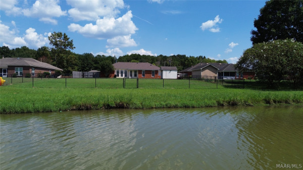 245 LAKESHORE Drive