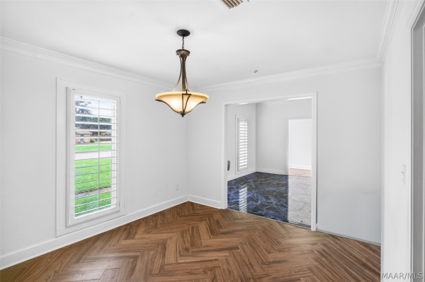 6555 Eastwood Glen Drive