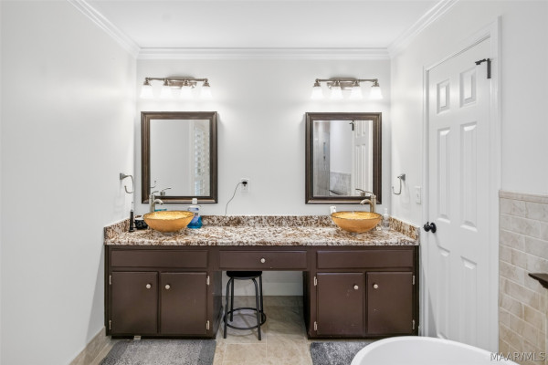6555 Eastwood Glen Drive
