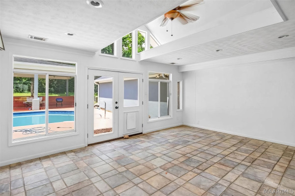6555 Eastwood Glen Drive