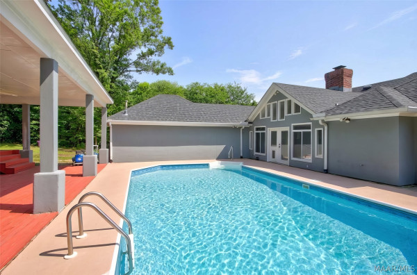 6555 Eastwood Glen Drive