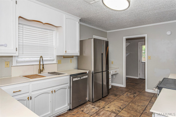 6800 Inverness Road