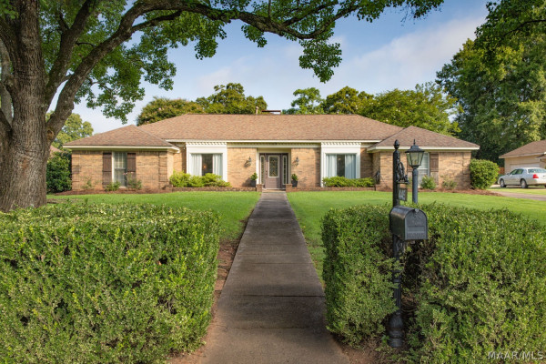 445 ARROWHEAD Drive