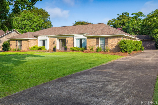 445 ARROWHEAD Drive