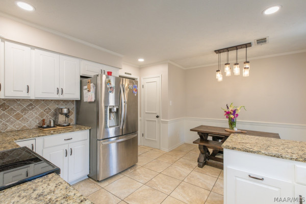 445 ARROWHEAD Drive