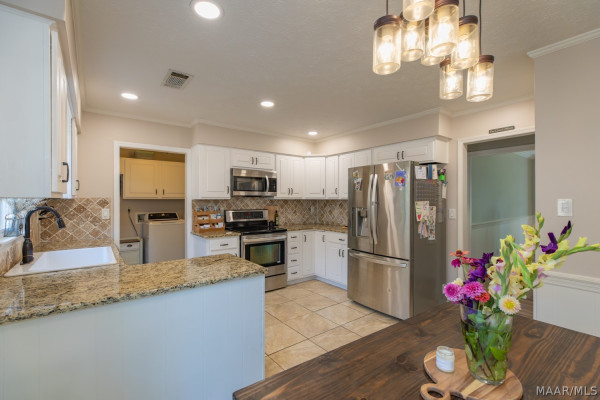 445 ARROWHEAD Drive