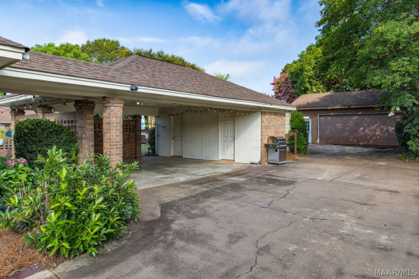 445 ARROWHEAD Drive