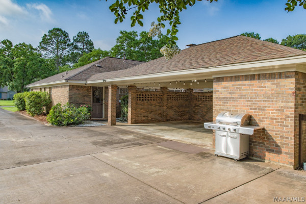 445 ARROWHEAD Drive