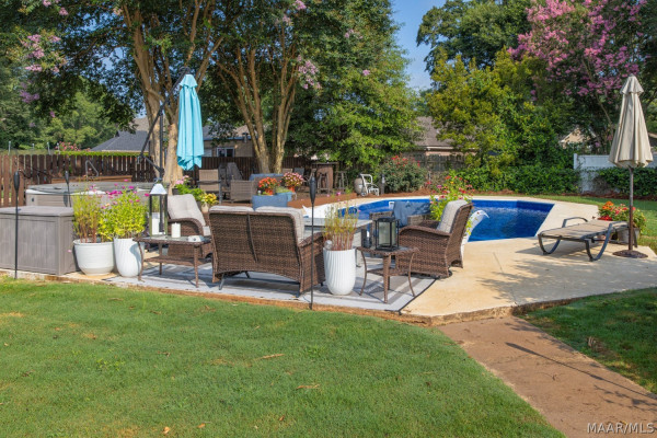 445 ARROWHEAD Drive