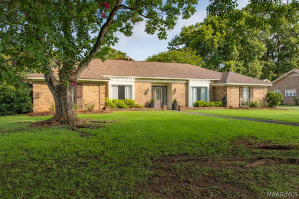 445 ARROWHEAD Drive