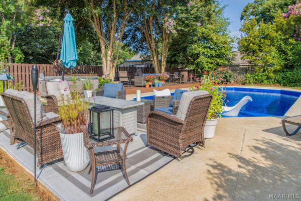 445 ARROWHEAD Drive