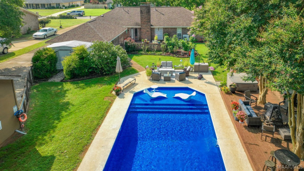 445 ARROWHEAD Drive