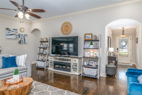 102 CANTERA Way