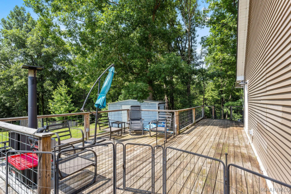 105 Lakeview Court