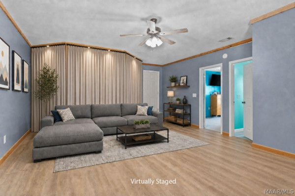 105 Lakeview Court