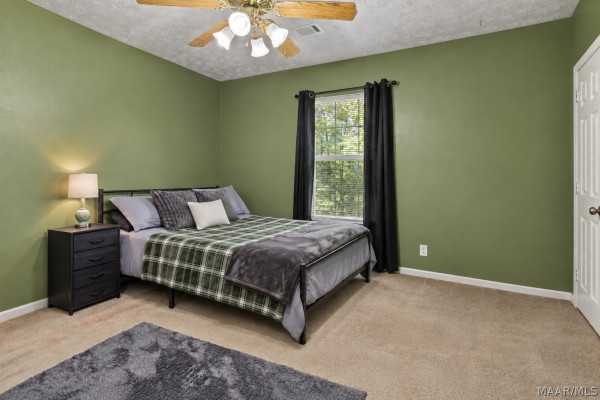 105 Lakeview Court