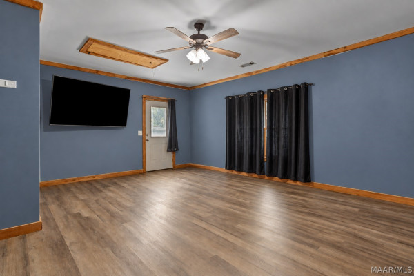 105 Lakeview Court