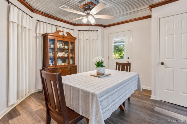 105 Lakeview Court