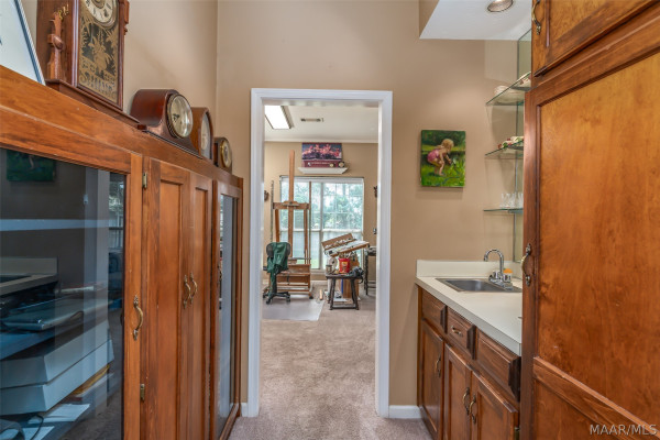 1813 Chenoweth Lane