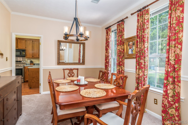 1813 Chenoweth Lane