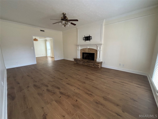 8618 STURBRIDGE Drive