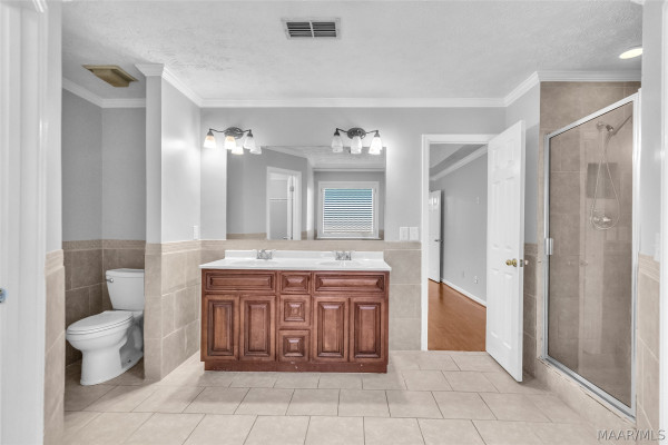 1849 Woodmere Loop