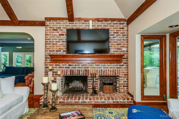 9171 VAUGHN Road