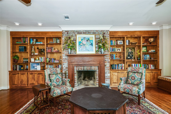 9171 VAUGHN Road