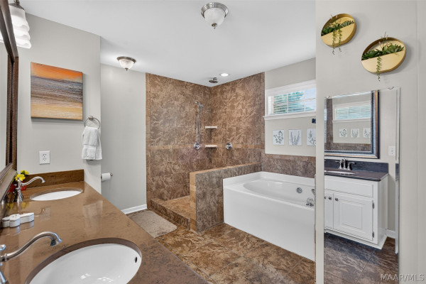 8212 Parkview Court