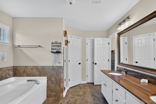 8212 Parkview Court
