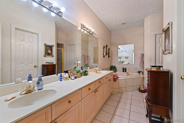 8924 GREEN CHASE Drive