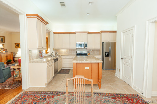 3408 Oak Grove Circle