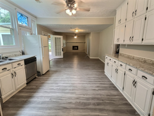806 Company Street