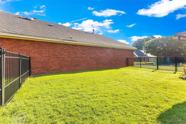 838 Dee Drive