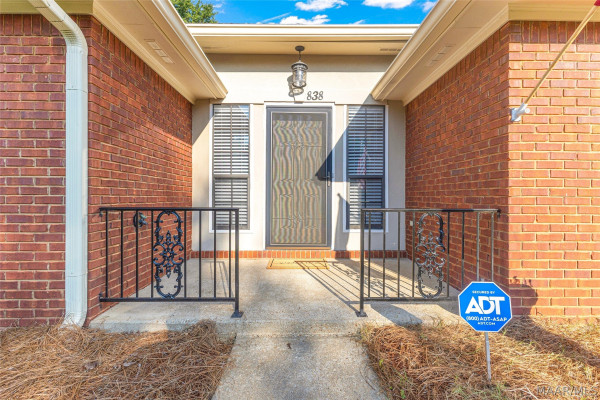 838 Dee Drive