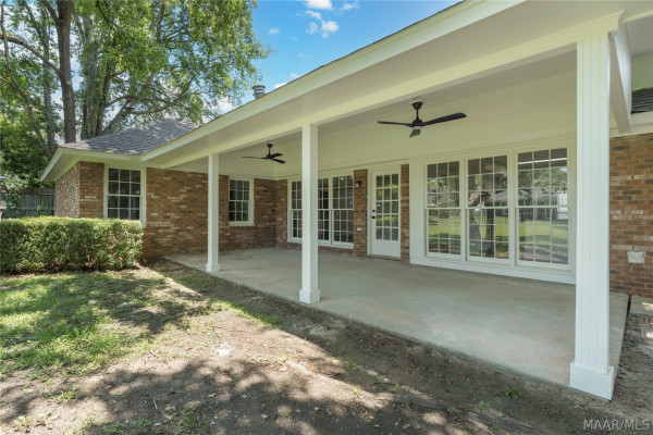 2220 E ABERDEEN Drive