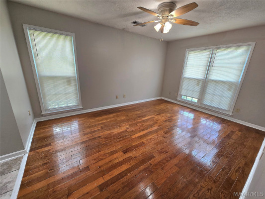 4601 YOUNG FARM Court