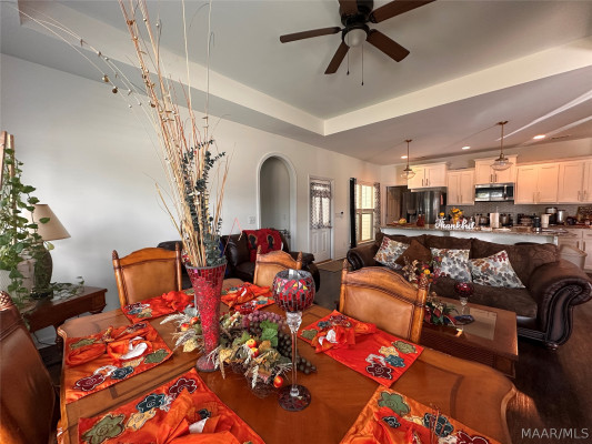 6336 Burbank Crossing Loop