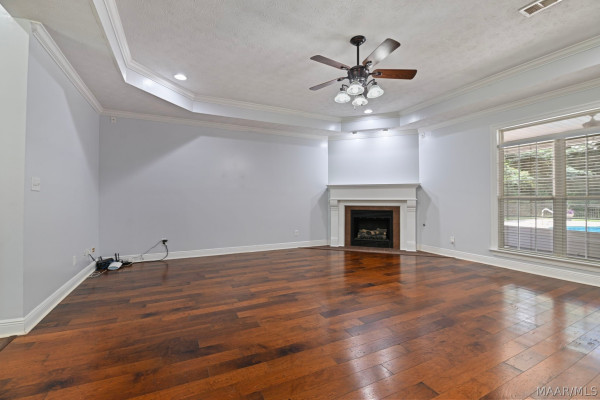 737A N Memorial Drive