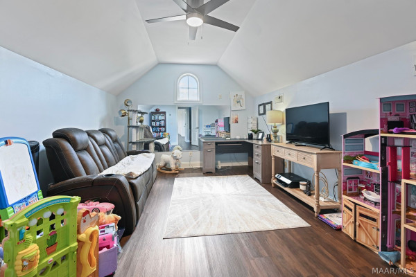 9612 Chobham Court