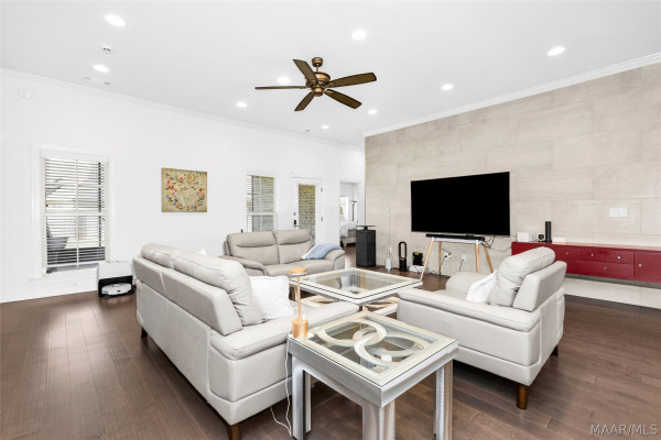 8966 CARAWAY Lane