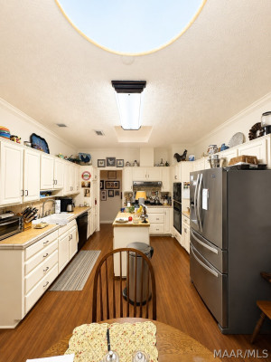 6457 Eastwood Glen Drive