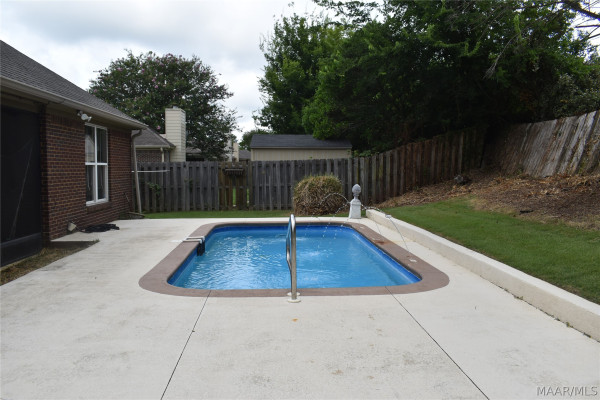 8345 Grayson Grove
