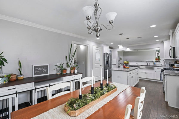 1129 Benjamin Way