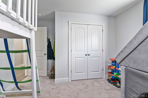 1129 Benjamin Way