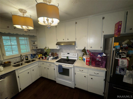 511 BELLEHURST Drive