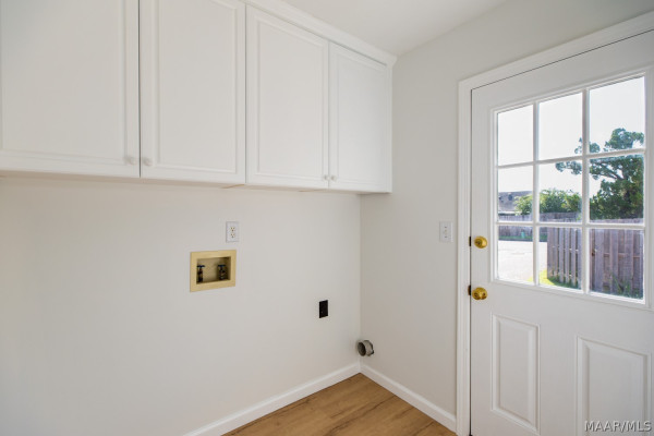 2615 Queens Hollow Court