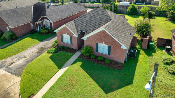 2615 Queens Hollow Court